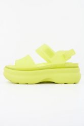 Buty CROCS 212651C Żółty. Żółte obuwie trekkingowe damskie Crocs. Za 289.99 zł.