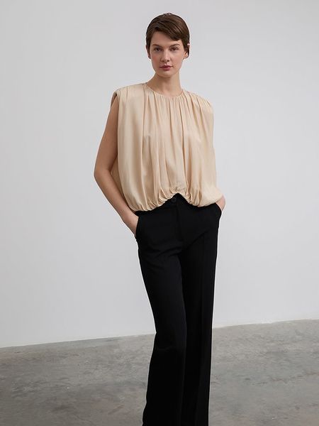 BGN Bluzka w kolorze beżowym rozmiar: 36. Brązowe bluzki damskie BGN, bez wzorów, z wiskozy, bez kołnierzyka, bez ramiączek. Za 83.03 zł.