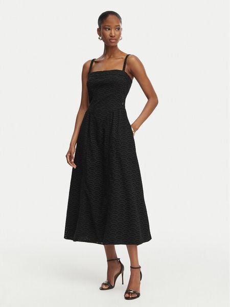 Guess Sukienka letnia W6GK44 W1884 Czarny Regular Fit. Czarne sukienki damskie Guess, na lato, m, z aplikacjami, z bawełny, bez kołnierzyka, bez ramiączek. Za 694.99 zł.
