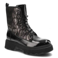 Trapery damskie Clasicco, naturalna skóra lakierowana z dodatkiem materiału filcowa wkładka ocieplane wnętrze, czarne, 2260-01AM-W2. Czarne trapery damskie Clasicco, z lakierowanej skóry, bez obcasa. Za 389.00 zł.