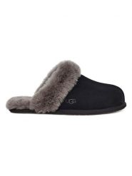 UGG Skórzane kapcie "Scuffette II" w kolorze czarnym rozmiar: 39. Czarne kapcie damskie Ugg. Za 426.06 zł.