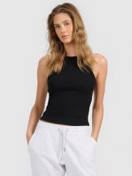 4F Top slim z prążkowanej dzianiny damski - czarny S. Czarne topy damskie 4f, l, bez wzorów, z dzianiny, bez kołnierzyka. Za 49.99 zł.