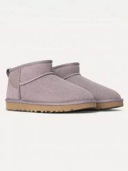 UGG Botki "Classic Ultra Mini" w kolorze szarym rozmiar: 36. Szare botki damskie Ugg, z wełny, z okrągłym noskiem, bez obcasa, bez zapięcia. Za 462.29 zł.