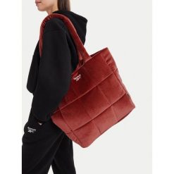 Torebka Reebok. Brązowe torebki klasyczne damskie Reebok, bez wzorów, bez dodatków. Za 149.99 zł.
