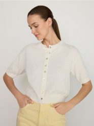 Sweter z krótkim rękawem - kremowy. Białe swetry klasyczne damskie Reserved, l, z bawełny, bez kołnierzyka. W wyprzedaży za 79.99 zł.