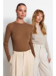 Trendyol Sweter w kolorze jasnobrązowym rozmiar: M. Brązowe swetry klasyczne damskie Trendyol, m, ze splotem, bez kołnierzyka. Za 82.64 zł.