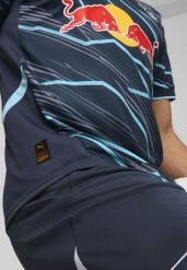 Męska trzecia koszulka RB Leipzig 24/25 PUMA Dark Night Hero Blue. Niebieskie t-shirty sportowe męskie Puma, m, z żakardem, bez ramiączek, do piłki nożnej. Za 403.75 zł.