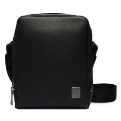 Saszetka Calvin Klein. Czarne saszetki męskie CALVIN KLEIN. Za 369.99 zł.