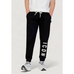 Spodnie Mężczyzna ICON. Czarne spodnie sportowe męskie ICON. W wyprzedaży za 278.55 zł.