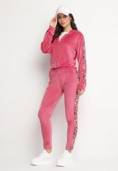 Fuksjowy Welurowy Komplet Dresowy z Lampasem w Panterkę Spodnie i Bluza Elliorielle. Czerwone bluzy z kapturem damskie Born2be, l, z dresówki. Za 79.99 zł.