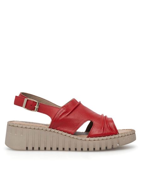 Lasocki Sandały WB-BRIGITTE-02 Czerwony. Czerwone sandały damskie Lasocki, bez wzorów, ze skóry, bez obcasa, na koturnie. Za 149.99 zł.