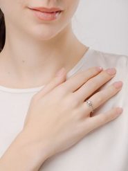 Pandora Srebrny pierścionek z cyrkoniami rozmiar: 58. Różowe pierścionki damskie Pandora, z cyrkonią, srebrne. Za 274.95 zł.