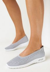 Szare Wsuwane Tenisówki z Ozdobną Perforacją Denita. Szare trampki i tenisówki damskie Born2be, bez wzorów. Za 54.99 zł.