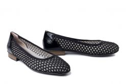 RIEKER 51960-00 black, baleriny damskie. Czarne baleriny damskie Rieker, bez wzorów, bez obcasa, na obcasie. Za 299.90 zł.