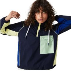 Kurtka sportowa damska Lacoste. Niebieskie kurtki przeciwdeszczowe damskie Lacoste, l, z kapturem. Za 757.00 zł.