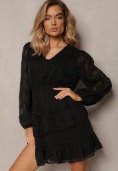 Czarna Krótka Sukienka Boho Ozdobiona Metaliczną Nitką Eleonoritta. Czarne sukienki damskie Renee, l, bez wzorów, boho, bez kołnierzyka, bez ramiączek, mini. W wyprzedaży za 118.99 zł.
