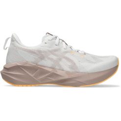 Buty biegowe ASICS Novablast 5 Damskie Białe/Brązowe. Białe obuwie do biegania damskie Asics. Za 686.15 zł.