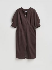 Sukienka maxi z rozcięciem - brązowy. Brązowe sukienki damskie Reserved, na co dzień, l, bez wzorów, z bawełny, bez kołnierzyka, bez ramiączek, maxi, proste. Za 179.99 zł.