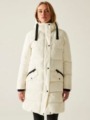 Regatta Płaszcz pikowany "Eryn" w kolorze kremowym rozmiar: 40. Brązowe płaszcze damskie Regatta, bez wzorów. Za 291.51 zł.