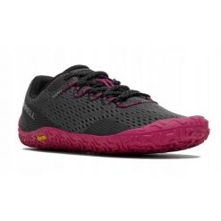 Buty biegowe dla kobiet Merrell Vapro Glove 6. Czerwone buty sportowe na co dzień damskie MERRELL, bez wzorów, z materiału. Za 638.00 zł.