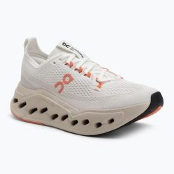 Buty do biegania damskie On Cloudsurfer Max ivory/salmon. Brązowe obuwie do biegania damskie On. Za 957.40 zł.