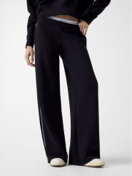 Guess Jeans Spodnie dresowe W6RB43 KD122 Czarny Regular Fit. Czarne jeansy damskie Guess Jeans. Za 283.99 zł.