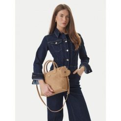 Torebka Guess. Brązowe torebki klasyczne damskie Guess, z aplikacjami, bez dodatków. Za 299.99 zł.