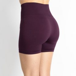 Szorty sportowe damskie Xtreme Sportswear. Fioletowe spodenki sportowe damskie XTREME SOCKSWEAR, z elastanu, na fitness i siłownię. Za 133.99 zł.