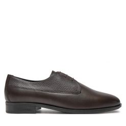 Półbuty BOSS. Brązowe buty wizytowe męskie Boss, bez zapięcia. Za 499.99 zł.