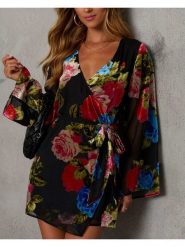 Milan Kiss Sukienka w kolorze czarnym rozmiar: XL. Czarne sukienki damskie Milan Kiss, na co dzień, xl, bez wzorów, z wiskozy, bez kołnierzyka, bez ramiączek, mini, kopertowe. Za 165.99 zł.