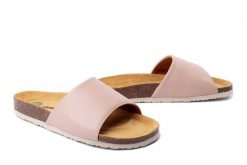 DR. BRINKMANN 700530-08 beige, klapki damskie. Brązowe klapki damskie Dr. Brinkmann, bez wzorów, bez obcasa. Za 239.90 zł.