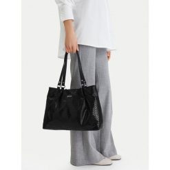 Torebka Lasocki. Czarne torebki klasyczne damskie Lasocki, bez wzorów, bez dodatków. Za 199.99 zł.