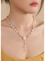 Atelier MIU Pozłacany naszyjnik z perłami i cyrkoniami - dł. 45 cm rozmiar: onesize. Białe naszyjniki damskie atelier MIU, pozłacane. Za 43.99 zł.