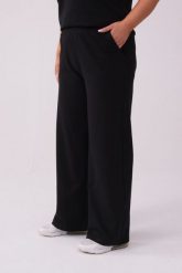Długie czarne dresowe spodnie Nadia PLUS SIZE XXL. Czarne spodnie dresowe damskie Moda Size Plus Iwanek, plus size, bez wzorów, z bawełny. Za 189.90 zł.