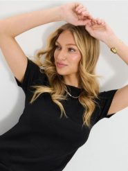 Koszulka z wiskozą z ozdobnym wiązaniem - czarny. Czarne t-shirty damskie Sinsay, l, bez wzorów, z wiskozy, bez kołnierzyka. Za 29.99 zł.