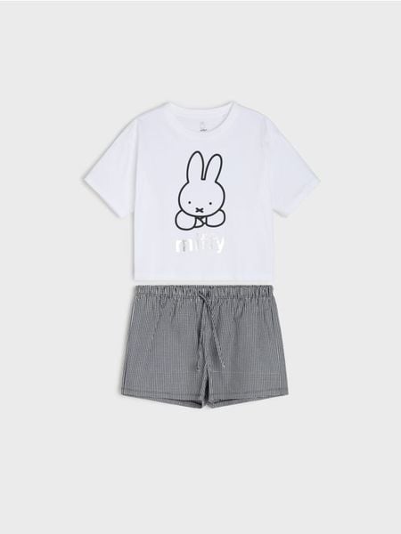 Bawełniana piżama dwuczęściowa z nadrukiem Miffy - kremowy. Białe piżamy damskie Sinsay, l, bez wzorów, z bawełny, bez ramiączek. Za 39.99 zł.