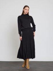 BGN Golf w kolorze czarnym rozmiar: 34. Czarne golfy damskie BGN, bez wzorów, bez ramiączek. Za 78.99 zł.