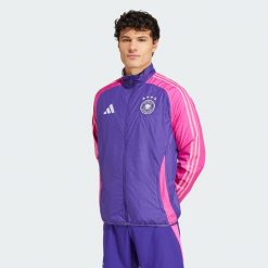 Bluza Germany Anthem. Białe bluzy bez kaptura męskie Adidas, l, z materiału. W wyprzedaży za 430.70 zł.