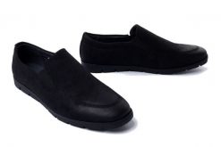 WOJTYŁKO 7W24430C czarny, półbuty damskie. Czarne półbuty damskie Wojtyłko, bez wzorów, bez obcasa. Za 144.90 zł.