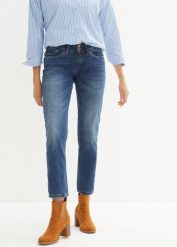 Jeansy o kroju mom ze średnim stanem. Niebieskie jeansy damskie bonprix. Za 132.99 zł.