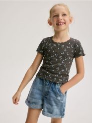 Wzorzysty t-shirt - ciemnoszary. Szare koszulki dziewczęce Reserved, bez wzorów, z bawełny, bez ramiączek. W wyprzedaży za 17.99 zł.