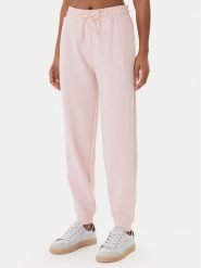 Guess Spodnie dresowe V6GB11 K3095 Różowy Regular Fit. Czerwone spodnie dresowe damskie Guess, m, z aplikacjami, z bawełny. Za 294.99 zł.