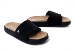 Rieker W3250-00 Czarny, klapki damskie. Czarne klapki damskie Rieker, bez wzorów, bez obcasa. Za 249.90 zł.