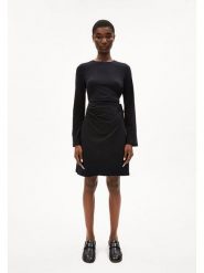 Armedangels Sukienka "Ceetaa" w kolorze czarnym rozmiar: XS. Czarne sukienki damskie ARMEDANGELS, xs, bez wzorów, z bawełny, bez kołnierzyka, bez ramiączek, mini. Za 187.99 zł.