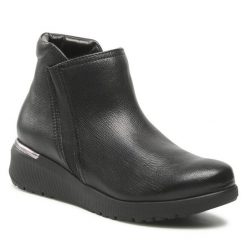 Botki Go Soft. Czarne botki damskie GO SOFT, bez obcasa, na płaskiej podeszwie, bez zapięcia. Za 124.99 zł.