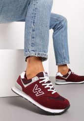 Bordowe Sznurowane Buty Sportowe z Naszywką z Boku Koriala. Czerwone buty sportowe na co dzień damskie Born2be, z aplikacjami. Za 109.99 zł.
