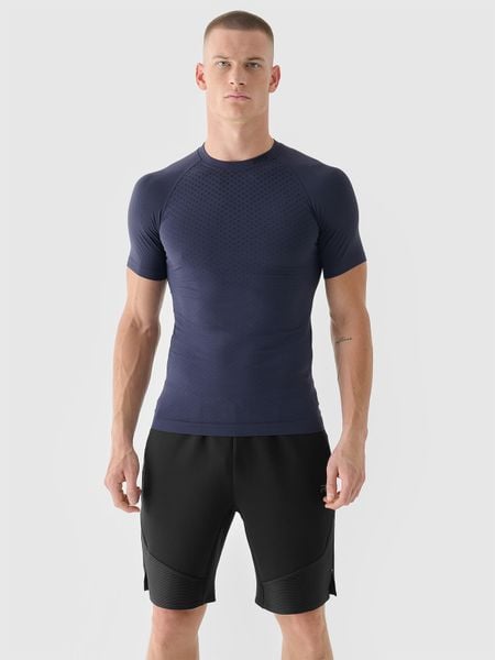 4F Spodenki treningowe szybkoschnące męskie 4F x Robert Lewandowski - czarne S. Czarne szorty sportowe męskie 4f, l, z dzianiny. W wyprzedaży za 119.99 zł.