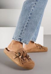 Jasnobrązowe Klapki na Platformie Ozdobione Koralikami Klamrami i Frędzlami Leurecea. Brązowe klapki damskie Renee, bez wzorów, z jeansu, bez obcasa, na platformie. Za 109.99 zł.