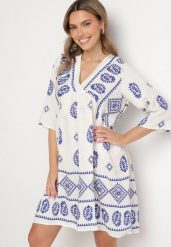 Niebiesko-Biała Wiskozowa Sukienka ze Wzorem Boho Frisana. Niebieskie sukienki damskie Born2be, na co dzień, l, bez wzorów, z materiału, boho, bez kołnierzyka, bez ramiączek, midi. W wyprzedaży za 63.99 zł.