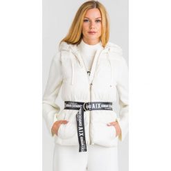 KAMIZELKA PUCHOWA Armani Exchange. Białe kamizelki damskie Armani Exchange, l, z puchu. Za 1,019.00 zł.